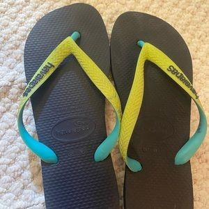 Havianas brand flip flops. Gently used